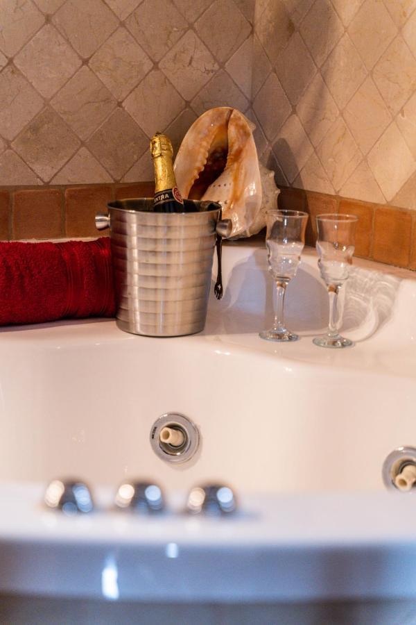 Villa Estilo Mediterranea Con Piscina, Jardin, Bbq Y Jacuzzi - Villa Bel Air Real Estepona Eksteriør bilde