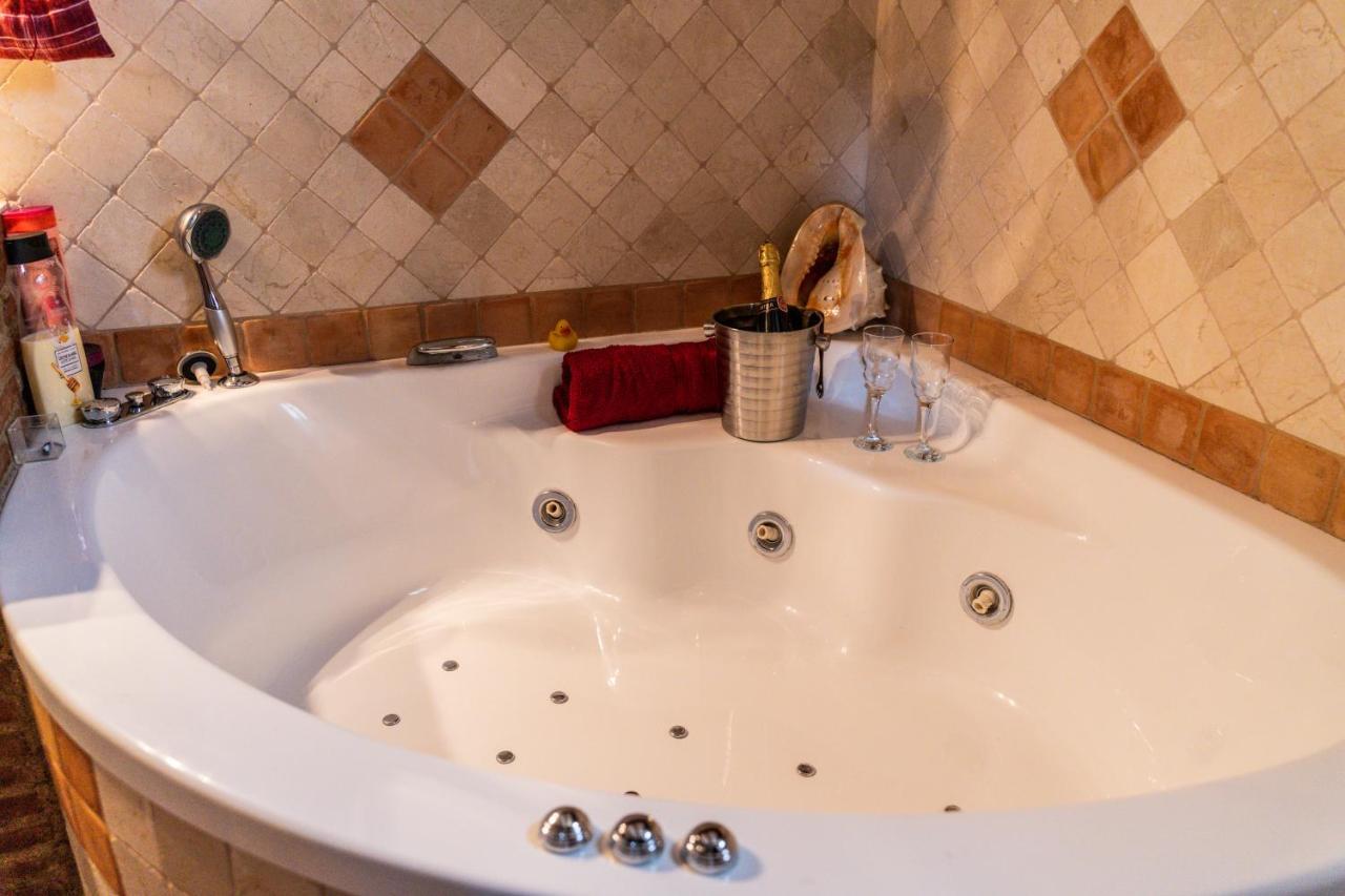 Villa Estilo Mediterranea Con Piscina, Jardin, Bbq Y Jacuzzi - Villa Bel Air Real Estepona Eksteriør bilde